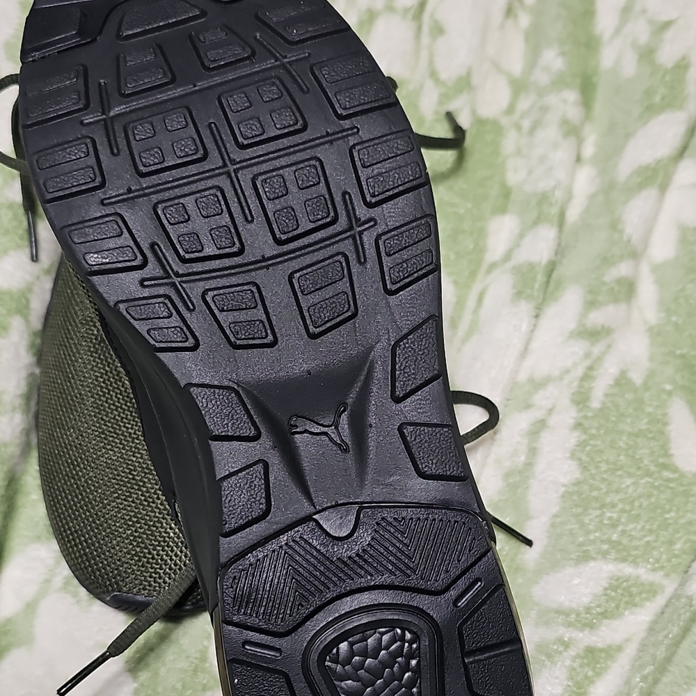 Puma Men's Black and Olive Sneakers
